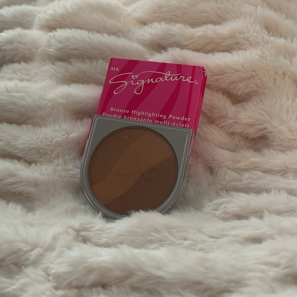 Mary Kay Signature Bronze Highlighting Powder Rare! With brush!